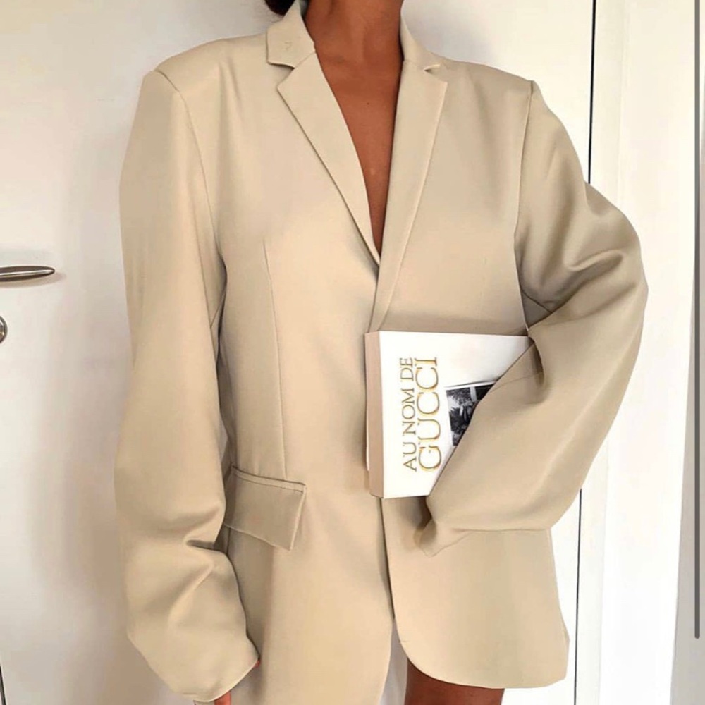 Missy empire oversized beige blazer